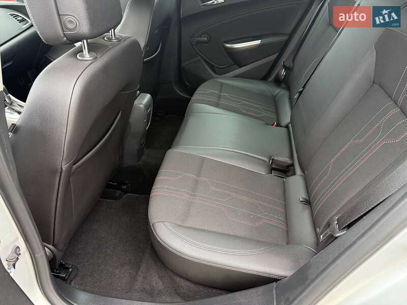 Универсал Opel Astra 2012 в Косове фото 11 Универсал Opel Astra 2012 в Косове