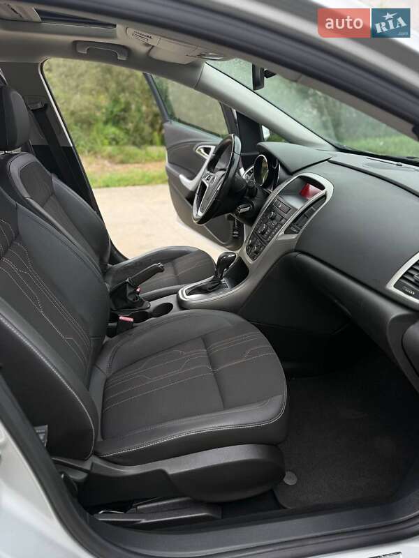 Универсал Opel Astra 2012 в Косове фото 21 Универсал Opel Astra 2012 в Косове