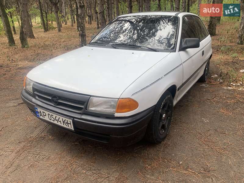 Хэтчбек Opel Astra 1992 в Запорожье