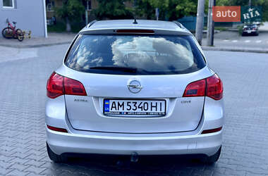 Универсал Opel Astra 2012 в 