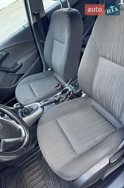 Универсал Opel Astra 2012 в 