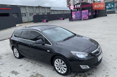 Універсал Opel Astra 2012 в Львові