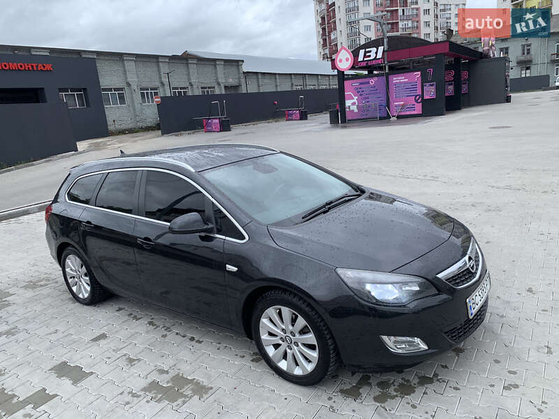 Opel Astra 2012