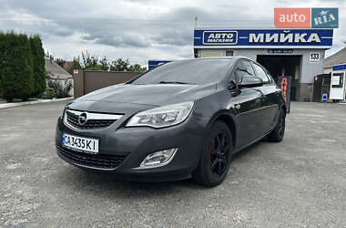Хэтчбек Opel Astra 2011 в Умани
