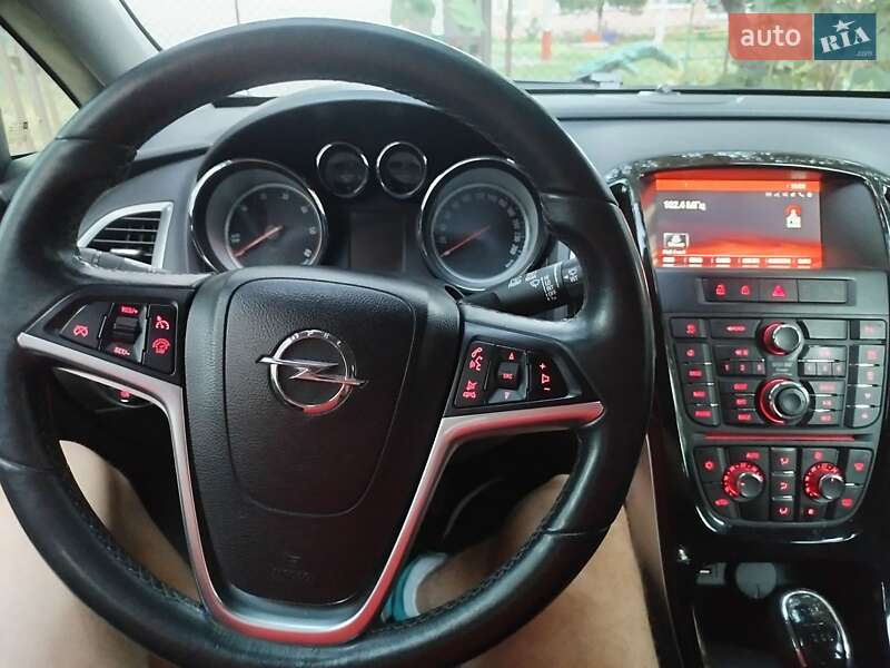 Хэтчбек Opel Astra 2015 в Смеле