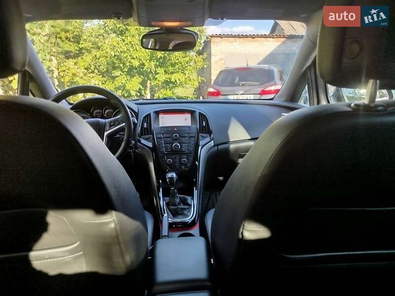 Хэтчбек Opel Astra 2015 в Смеле