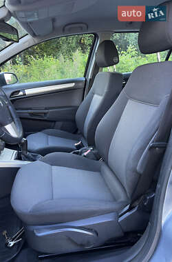Универсал Opel Astra 2007 в 
