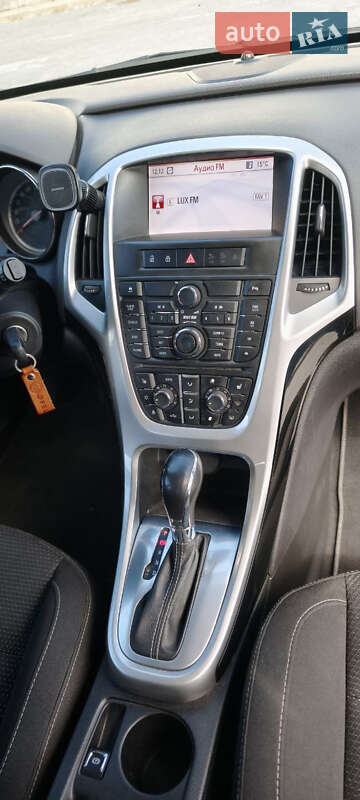Хэтчбек Opel Astra 2011 в Львове