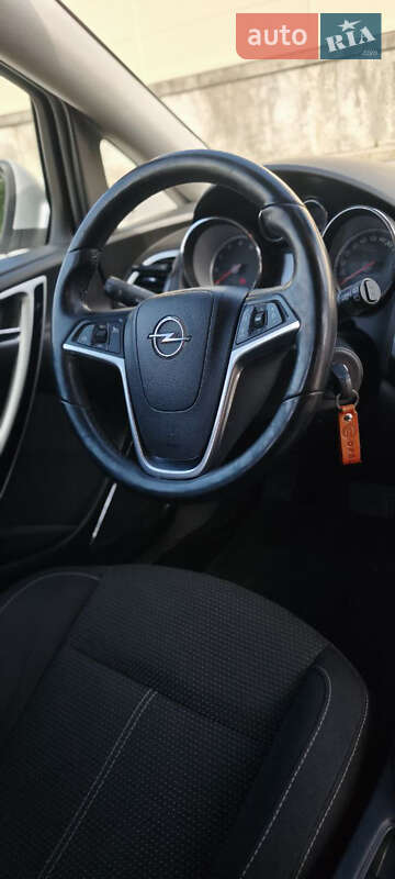 Хэтчбек Opel Astra 2011 в Львове