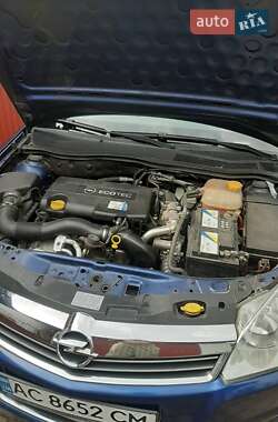 Универсал Opel Astra 2010 в 