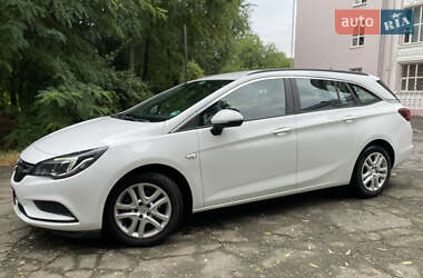 Универсал Opel Astra 2018 в 