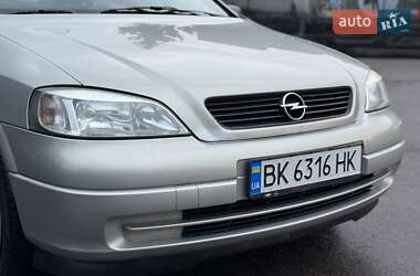 Седан Opel Astra 2008 в 