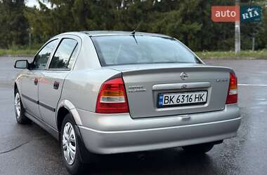 Седан Opel Astra 2008 в 