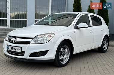 Хэтчбек Opel Astra 2013 в Житомире