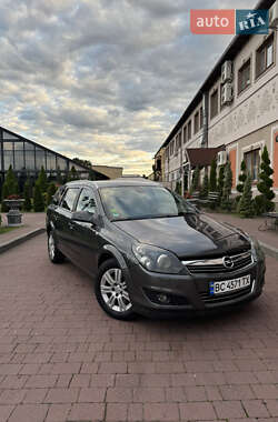 Універсал Opel Astra 2010 в Стрию