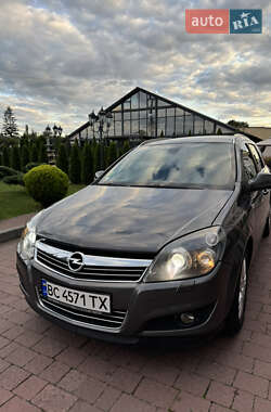 Универсал Opel Astra 2010 в 