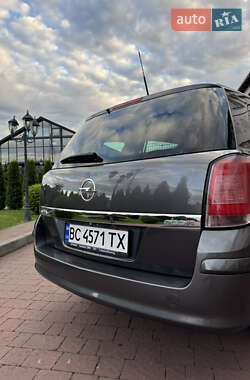 Универсал Opel Astra 2010 в 