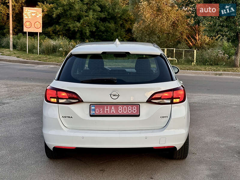 Универсал Opel Astra 2018 в Глухове