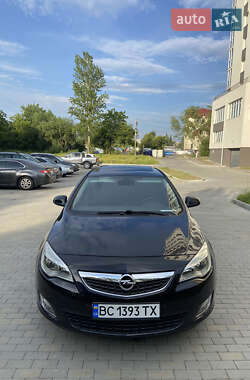 Хэтчбек Opel Astra 2010 в 
