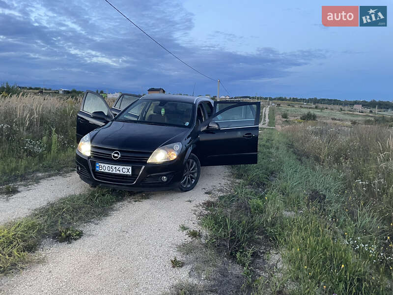 Opel Astra 2010