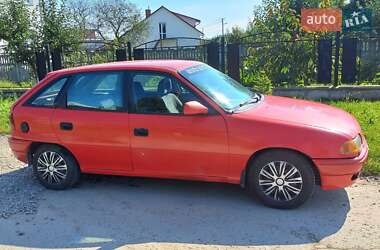Хэтчбек Opel Astra 1996 в 