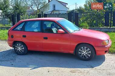 Хэтчбек Opel Astra 1996 в 