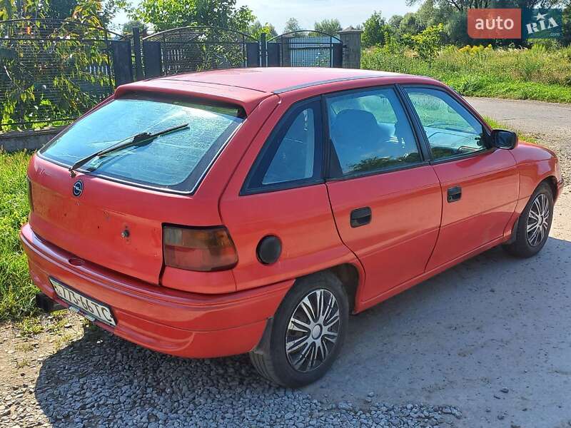 Хэтчбек Opel Astra 1996 в Самборе