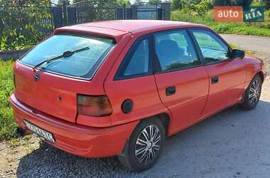 Хэтчбек Opel Astra 1996 в 