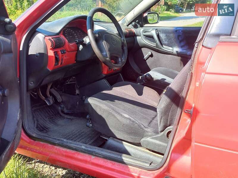 Хэтчбек Opel Astra 1996 в Самборе