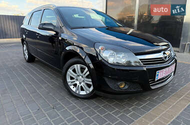 Універсал Opel Astra 2009 в Дніпрі