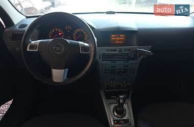 Седан Opel Astra 2012 в Києві