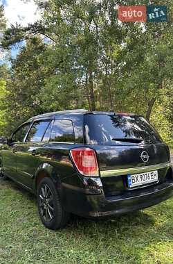 Универсал Opel Astra 2010 в 