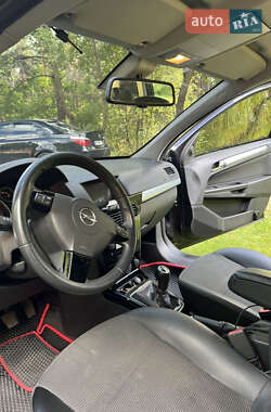 Универсал Opel Astra 2010 в 