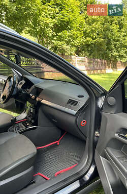 Универсал Opel Astra 2010 в 