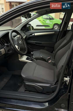 Универсал Opel Astra 2009 в 