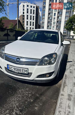 Хэтчбек Opel Astra 2009 в Луцке
