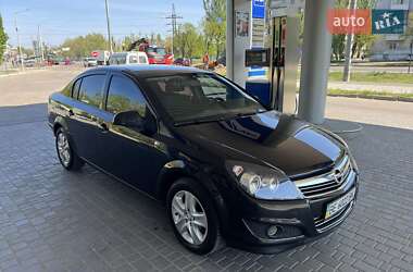 Седан Opel Astra 2013 в 