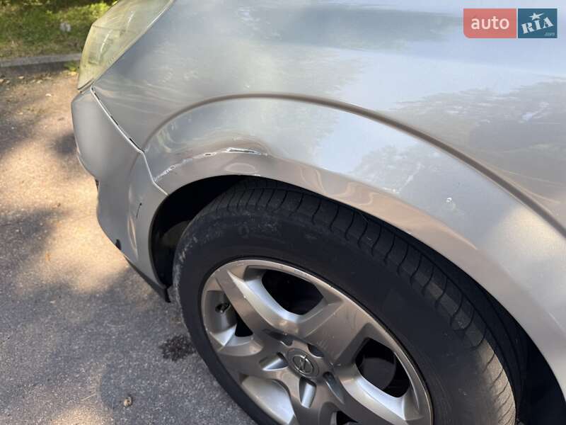 Хэтчбек Opel Astra 2007 в Житомире