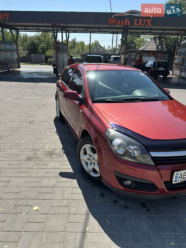 Хэтчбек Opel Astra 2006 в Новомосковске