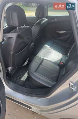 Хэтчбек Opel Astra 2011 в 