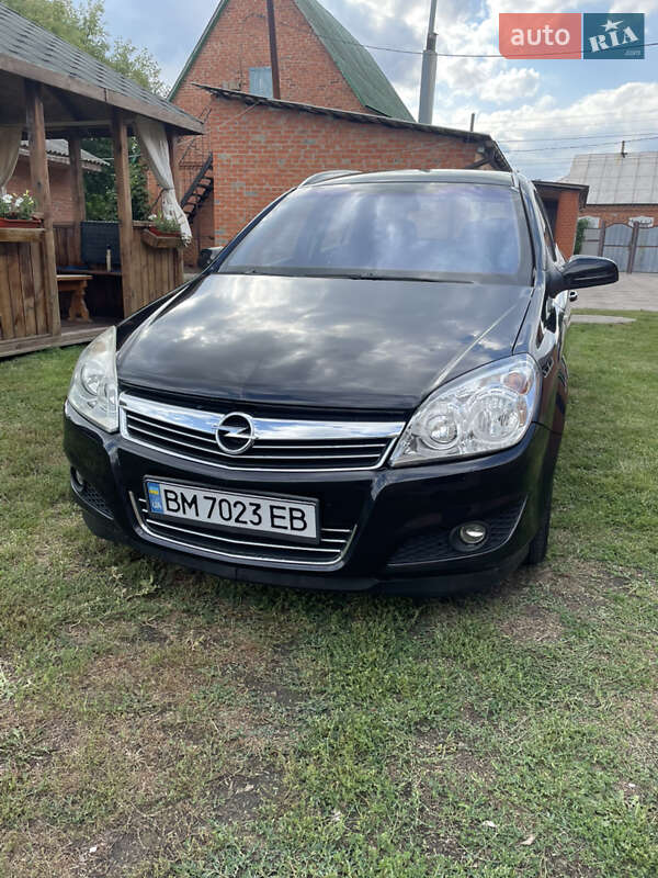 Универсал Opel Astra 2008 в Ахтырке