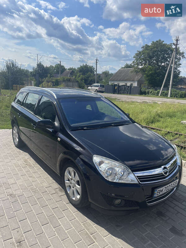 Универсал Opel Astra 2008 в Ахтырке