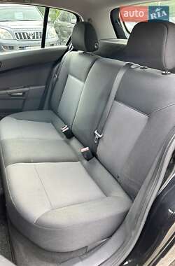 Хэтчбек Opel Astra 2012 в 