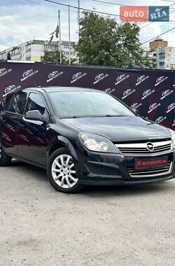 Хэтчбек Opel Astra 2012 в 