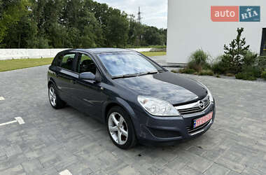 Хэтчбек Opel Astra 2008 в 