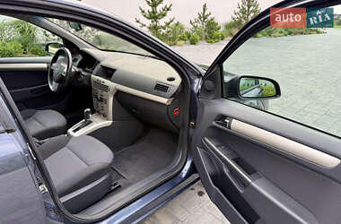 Хэтчбек Opel Astra 2008 в 