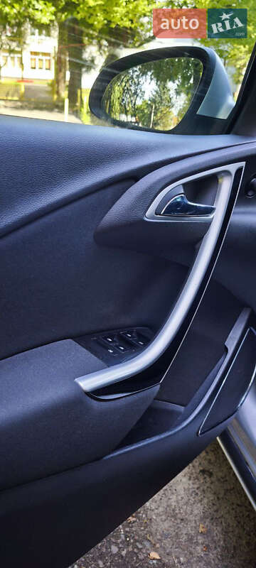 Хэтчбек Opel Astra 2011 в Львове