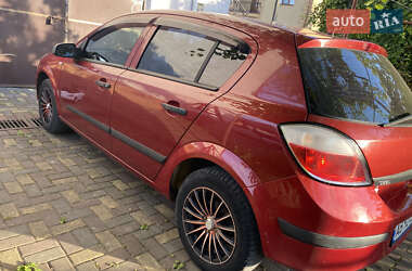 Хэтчбек Opel Astra 2006 в Черновцах