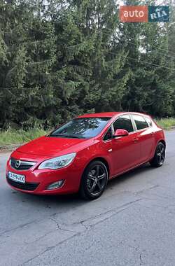 Хэтчбек Opel Astra 2010 в 