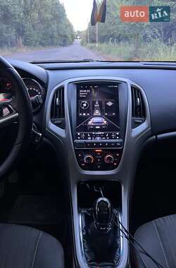 Хэтчбек Opel Astra 2010 в 